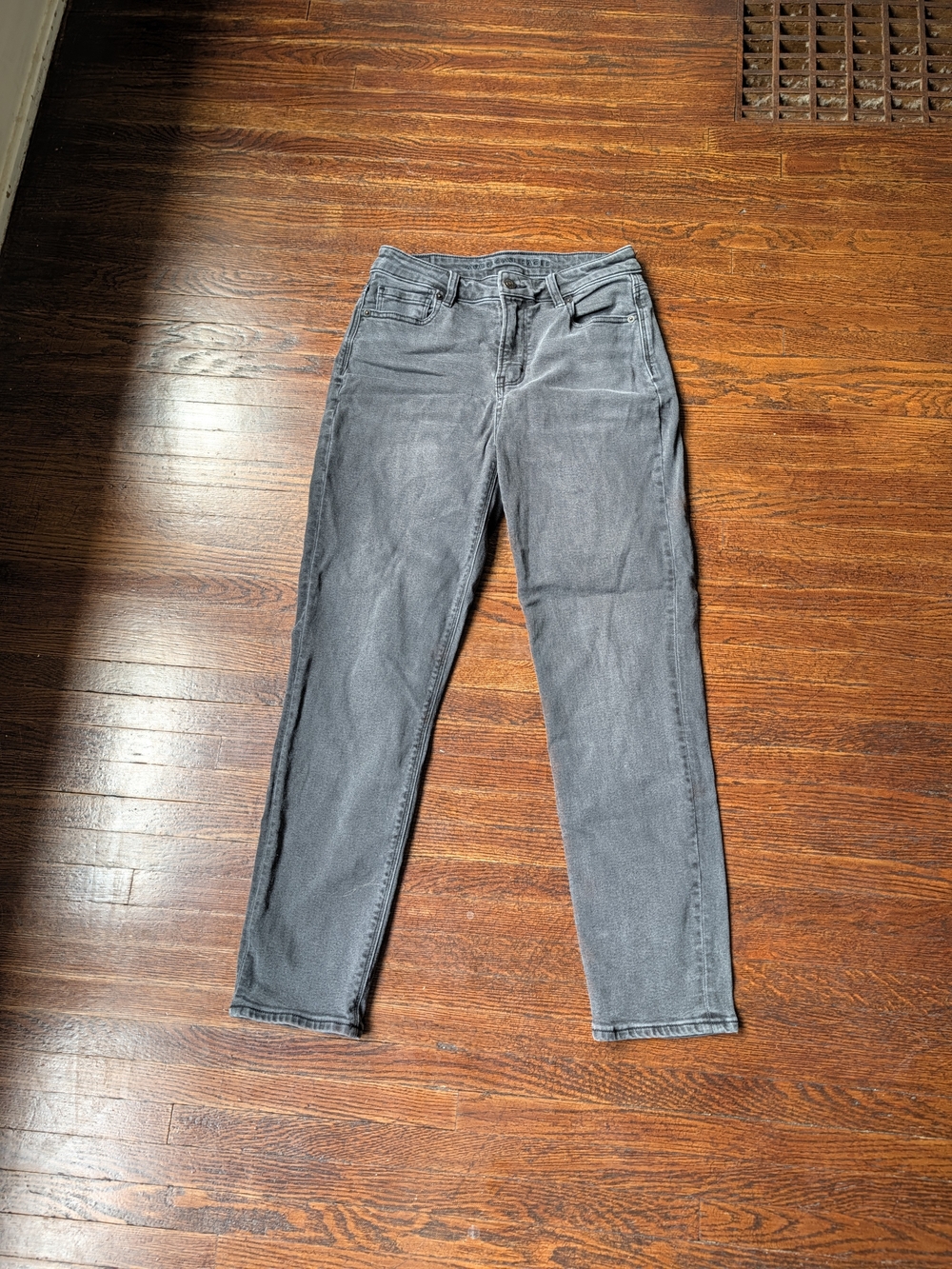 American Eagle Mom Jean Womens 4 Charcoal 90s Washed Black Denim Relax Stretch